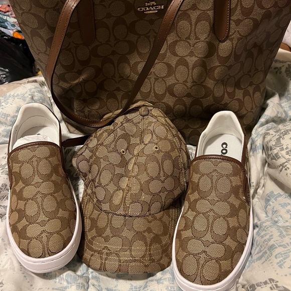 Coach set - Picture 6 of 12